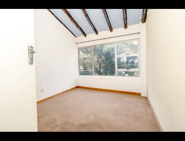 5 BEDROOM HOUSE FOR SALE IN WELTEVREDEN PARK